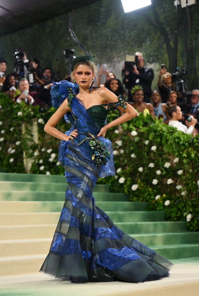 Zendaya veste Maison Margiela por John Galiano