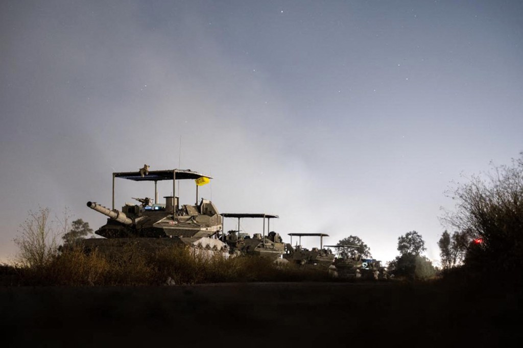 Tanques israelenses avançando na cidade de Rafah, no sul da Faixa de Gaza. 08/05/2024