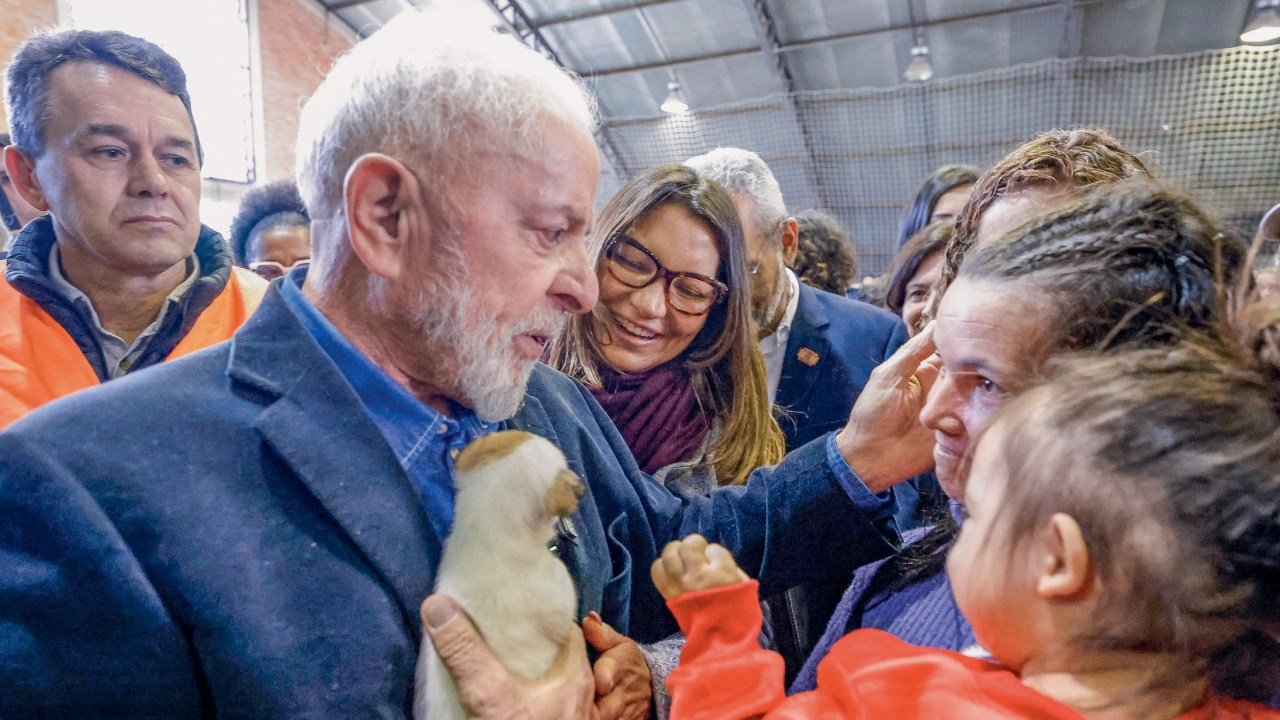 PROTAGONISMO - Lula: o presidente já visitou o estado três vezes e anunciou ajuda financeira aos desabrigados