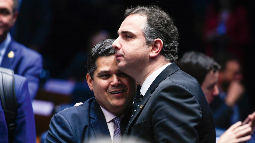SUCESSÃO - Davi Alcolumbre e Pacheco: de olho na bancada conservadora