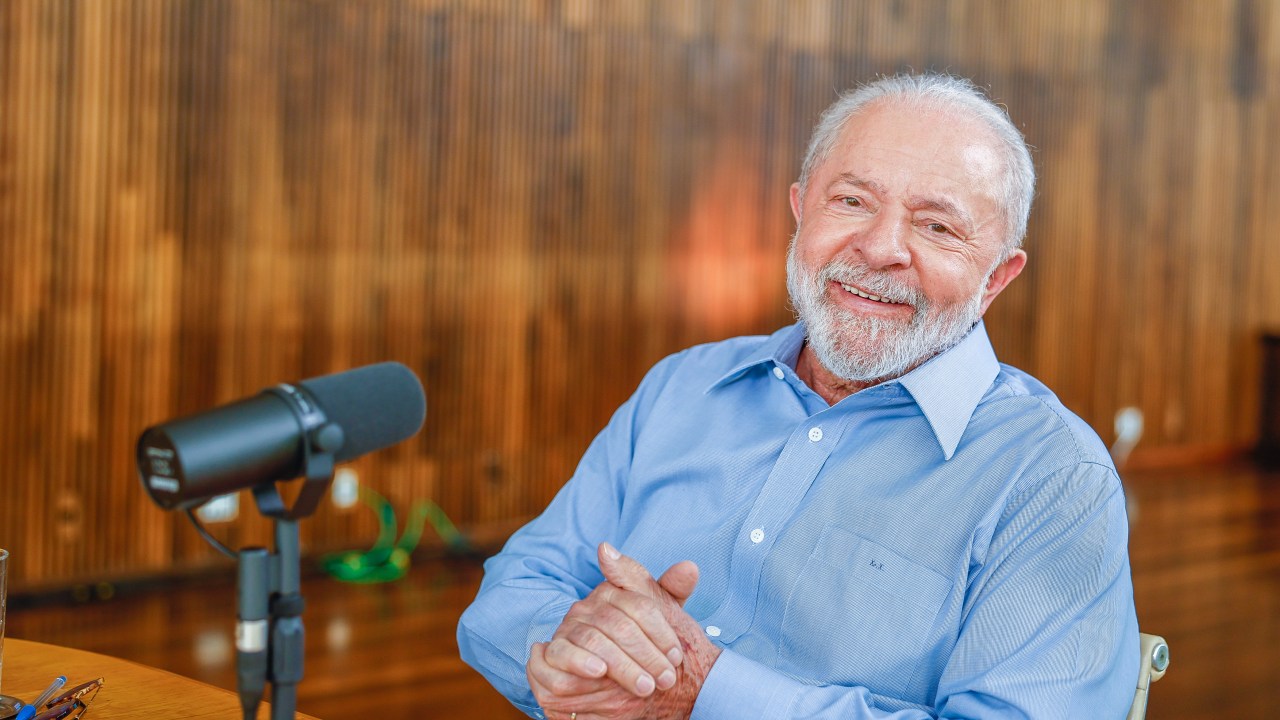 O presidente Luiz Inácio Lula da Silva, durante gravação do programa "Conversa com o presidente", no Palácio da Alvorada, em junho do ano passado
