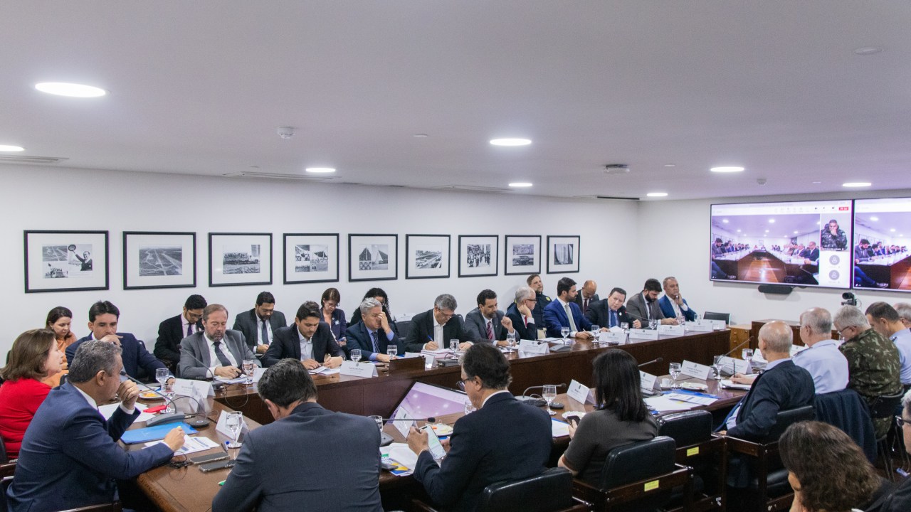 O ministro da Casa Civil, Rui Costa, comanda reunião da Sala de Situação sobre o Rio Grande do Sul, no Palácio do Planalto, em Brasília