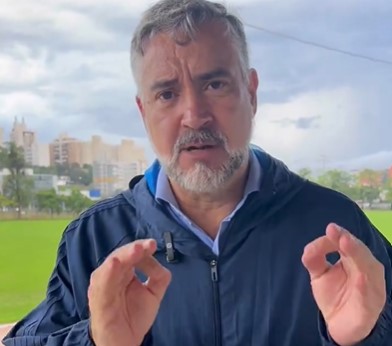 RESPOSTA – Paulo Pimenta, ministro do governo, gravou vídeo para expressar indignação com o que chamou de fake news