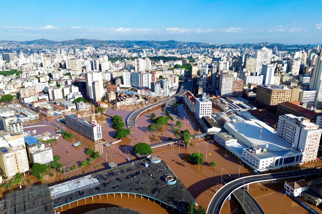 OLHOS E OUVIDOS - Abin: atribuição de coletar dados que auxiliem o presidente da República a tomar decisões