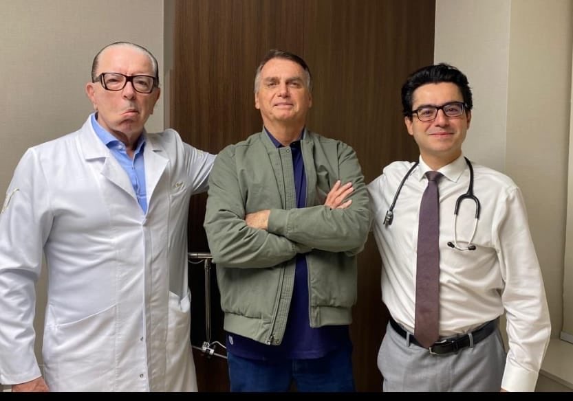 Ex-presidente ficou doze dias internado