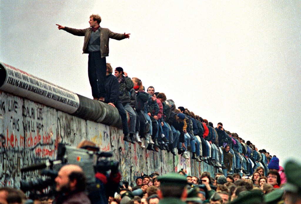 LIBERDADE - Queda do Muro de Berlim: obra marcou o fim da Guerra Fria