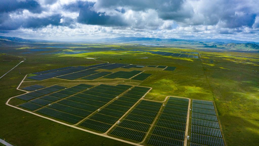 GettyImages-1558525119.jpg Usina de energia solar: o custo ainda elevado tem afastado investidores