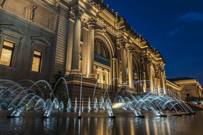 Fachada do Museu Metropolitano de Arte de Nova York, que anualmente promove o Met Gala