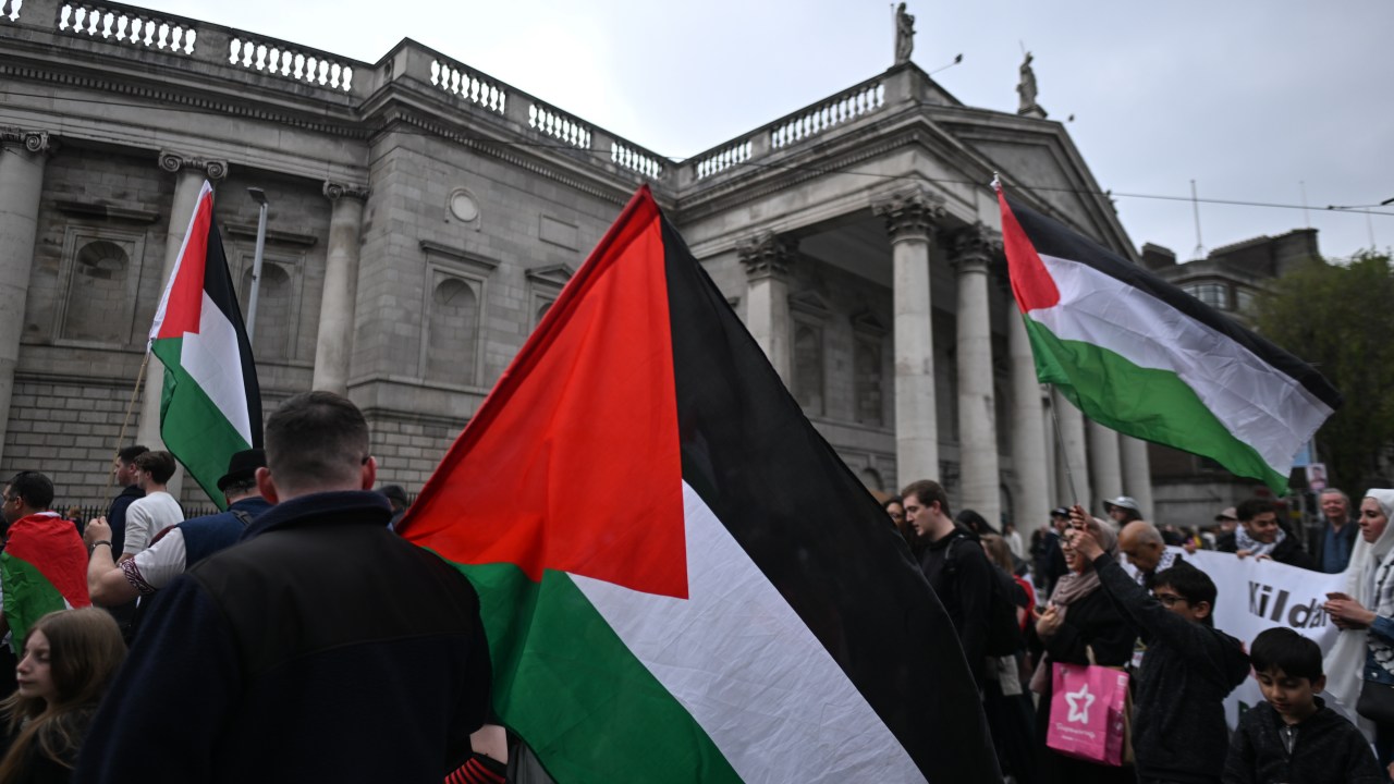 Marcha pró-Palestina em Dublin, na Irlanda