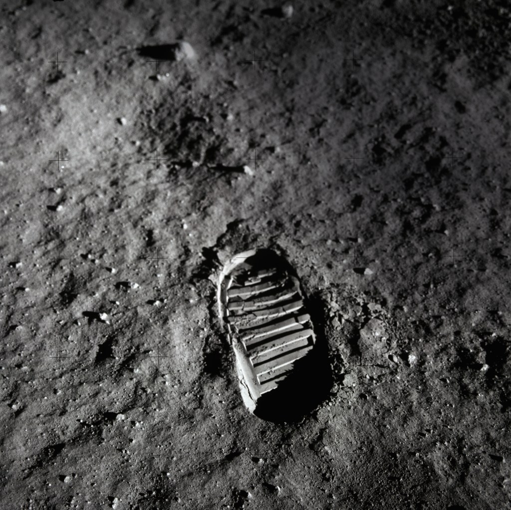 PEGADA DE 1969 - A marca de Armstrong: um novo passo foi dado