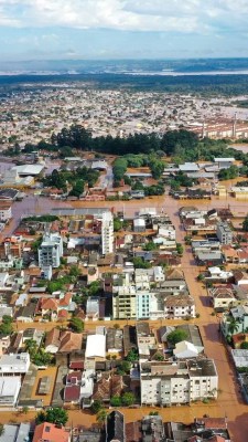 Cidade de São Leopoldo alagada pelas chuvas. Município tem cerca de 220 mil habitantes, 160 mil foram afetados.