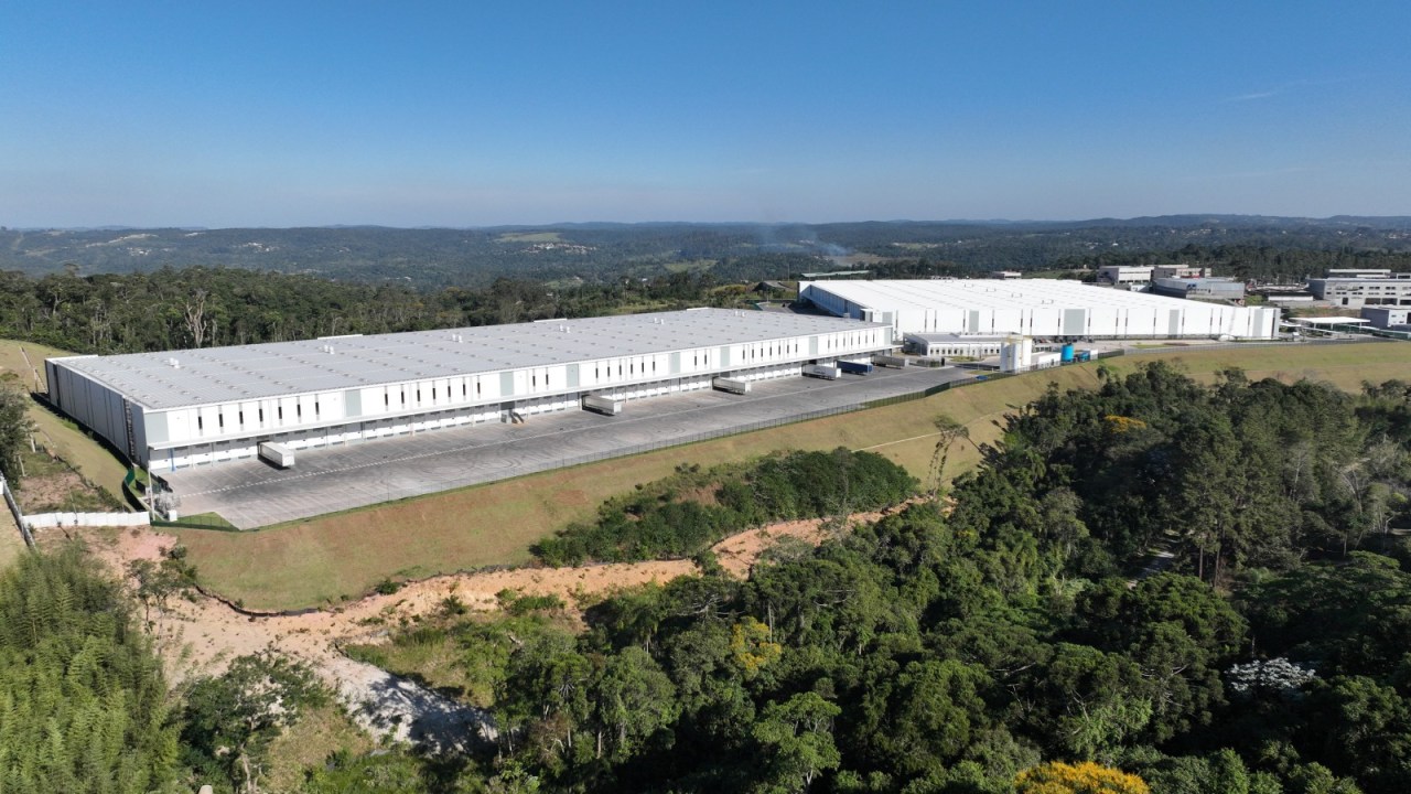 Novo centro de distribuição da Bridgestone em Cotia (SP)