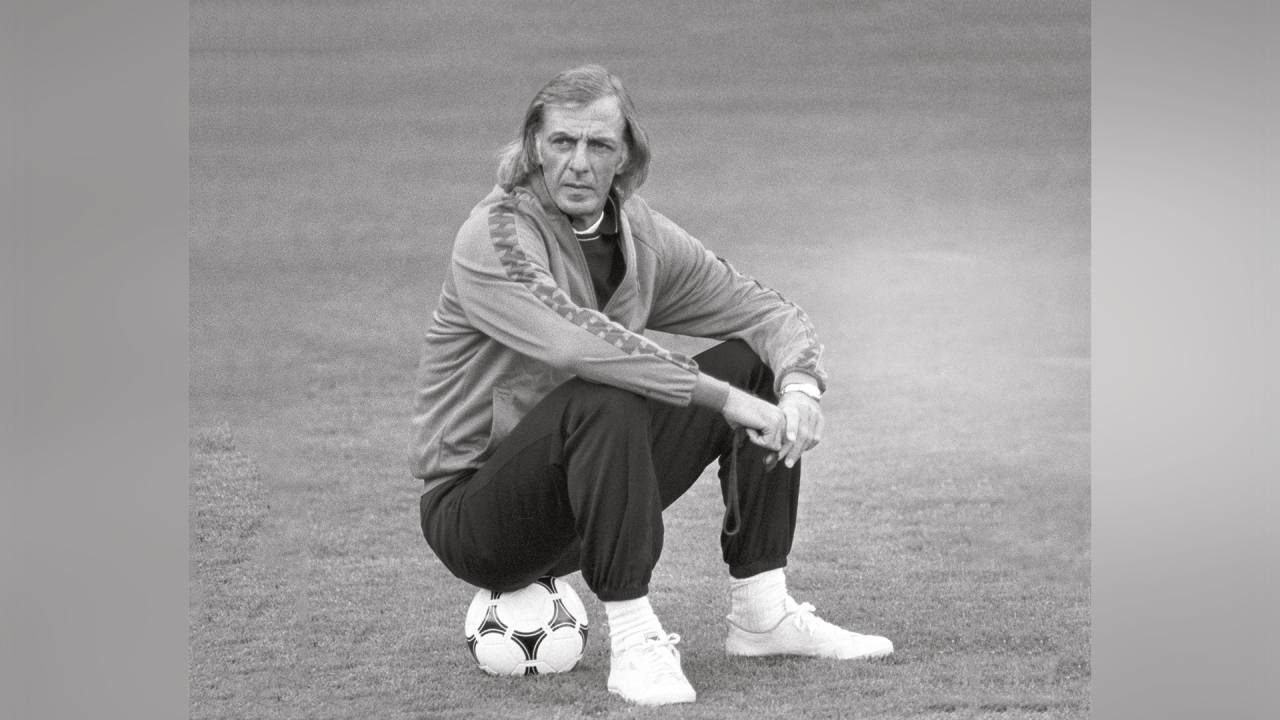 INTELIGÊNCIA - César Luis Menotti: treinador da seleção albiceleste de 1978
