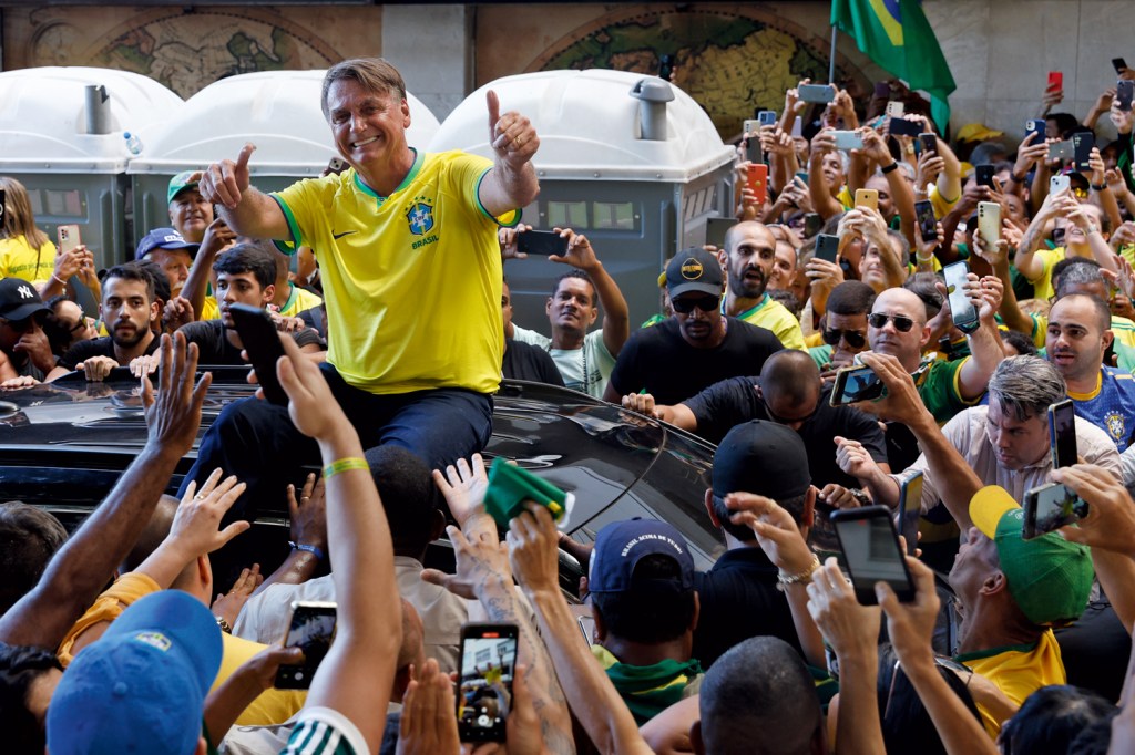 INELEGÍVEL - Bolsonaro: aliados do ex-presidente reclamam de perseguição política