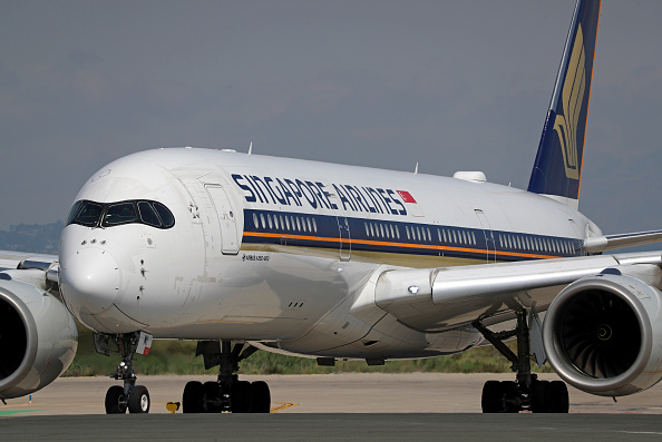 Turbulência em voo da Singapore Airlines que saiu de Londres em direção à Singapura deixa um passageiro morto e outros 30 feridos.