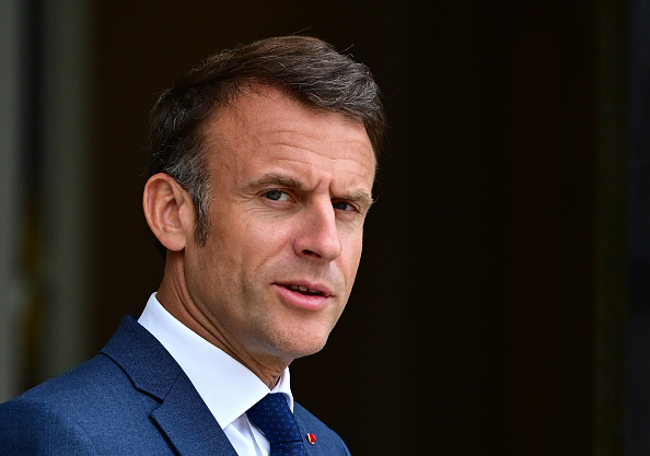 Macron viaja a ilha francesa no Pacífico em meio a motins violentos