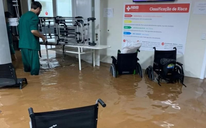 Hospital de Três Coroas, no Rio Grande do Sul foi inundado após fortes chuvas que atingiram quase todo o Estado nos últimos dias