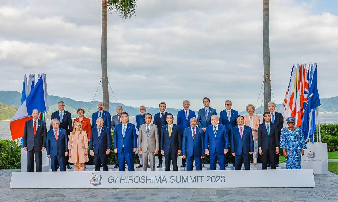 Foto oficial dos participantes da Cúpula do G7 de 2023, em Hiroshima, no Japão, que teve a presença do presidente Lula