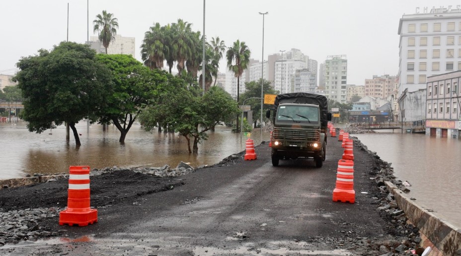 Corredor humanitário no Centro de Porto Alegre
