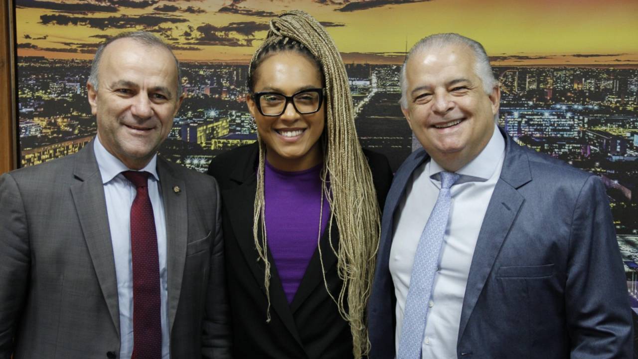 Deputado Helder Salomão, Raquel Virgínia e Márcio França em reunião no ministério do Empreendedorismo