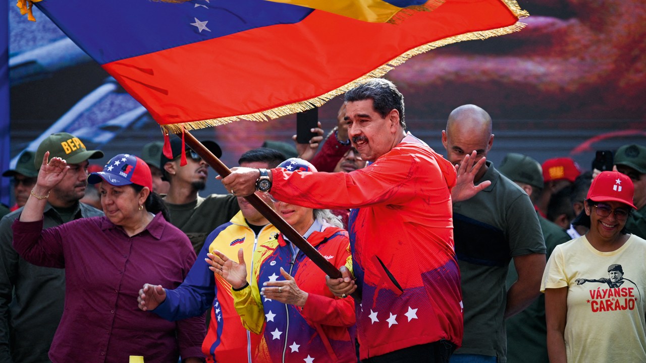 TROCANDO AS BOLAS - Nicolás Maduro acusa os adversários de crimes que ele mesmo comete: “Chega de sabotagem”