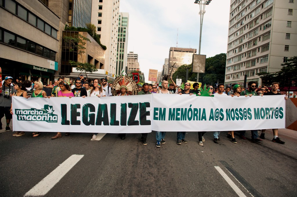 PRESSÃO - Marcha no Dia Mundial da Maconha, em São Paulo: articulação para descriminalização da planta