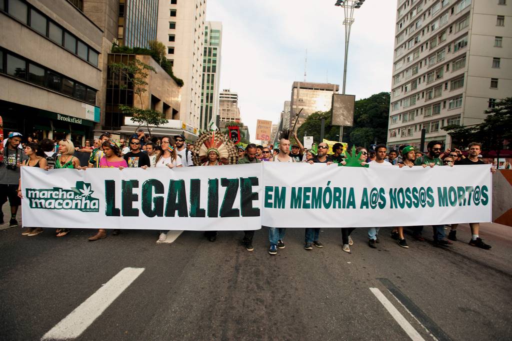 056_gabrielsoares_marchadamaconha_23052015_037.jpg PRESSÃO - Marcha no Dia Mundial da Maconha, em São Paulo: articulação para descriminalização da planta