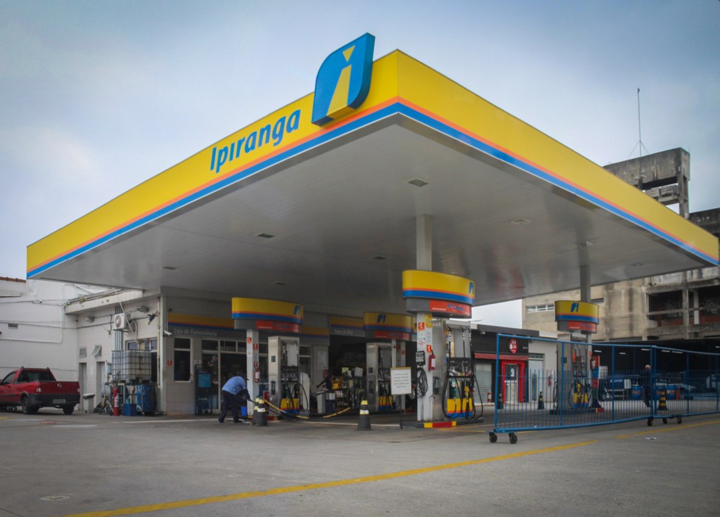 BOMBA - Posto de combustível: aumento no ato de até 7% no preço da gasolina