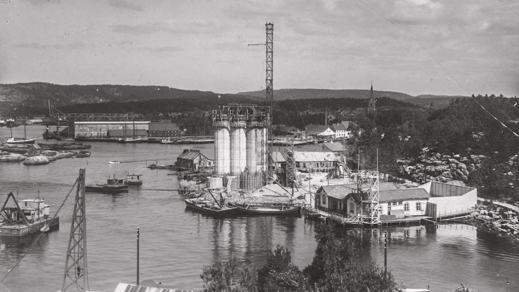 2—MUSEU—KUNSTSILO—HISTORICAS-b-texto-inferior.jpg DESPOJAMENTO - Silo de grãos: a construção original começou em 1935