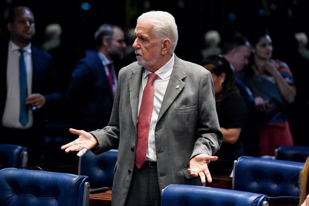 ESFORÇO - Wagner: líder no Senado agiu para aprovar “taxa das blusinhas”