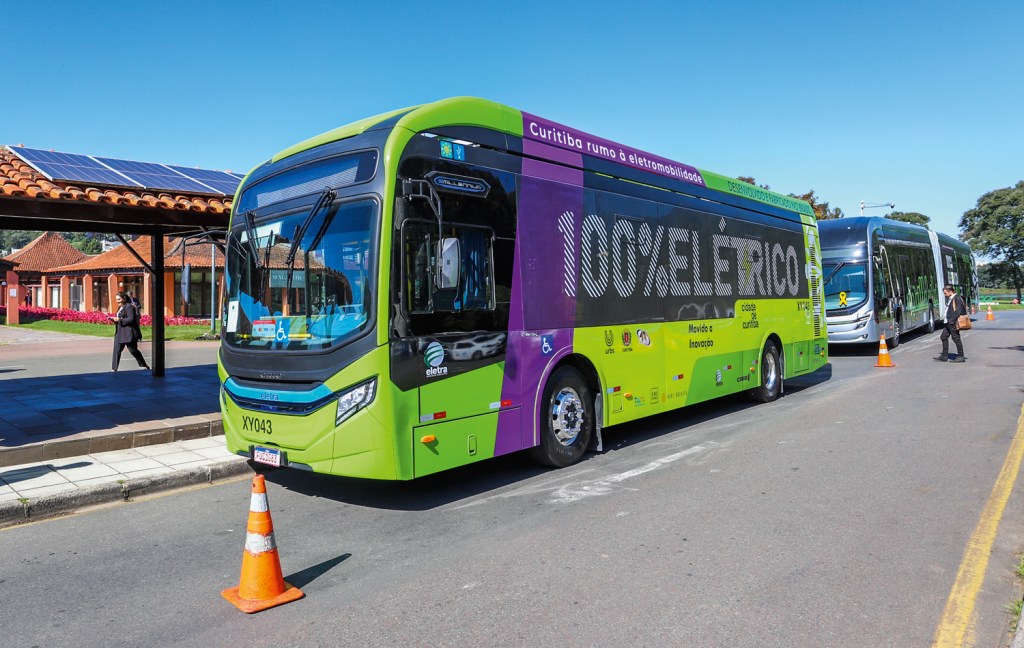 BAIXO CARBONO - Ônibus elétrico: inovação é sinônimo de inteligência
