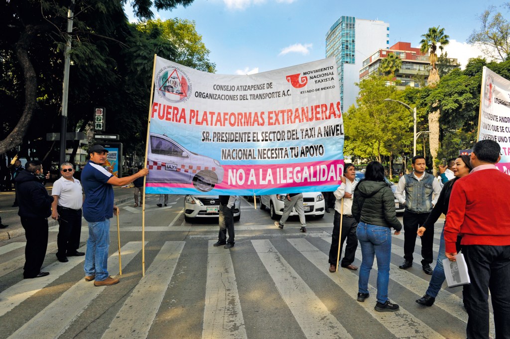 Tensão: no México, suspeita sobre taxistas por ataque a motorista da Uber