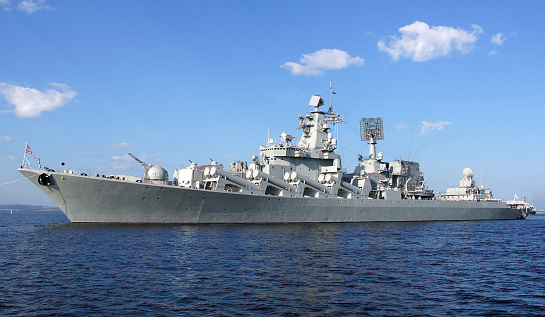 Navio Moskva da marinha russa durante desfile do dia da Marinha. 30/07/2021