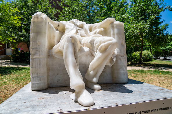 Estátua de cera do presidente Abraham Lincoln perde a cabeça em meio a calor extremo em Washington, EUA. 24/06/2024