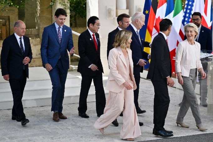 Governantes durante a cúpula do G7, na Itália //
