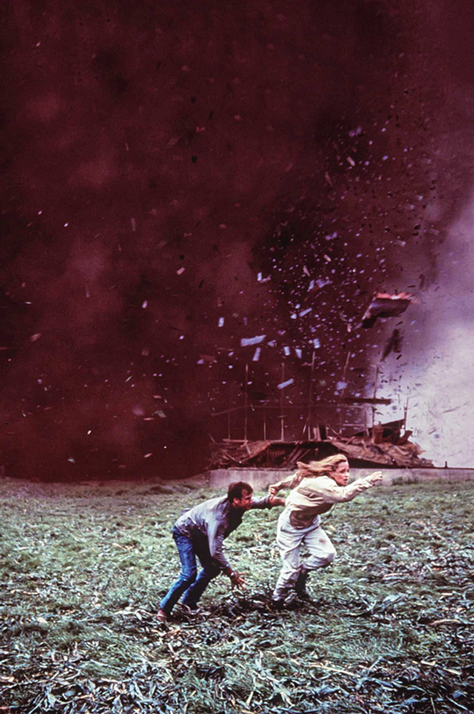 3—FILME—TWISTER-i.jpg O ORIGINAL - Cena de Twister (1996): Bill Paxton e Helen Hunt desafiam a natureza