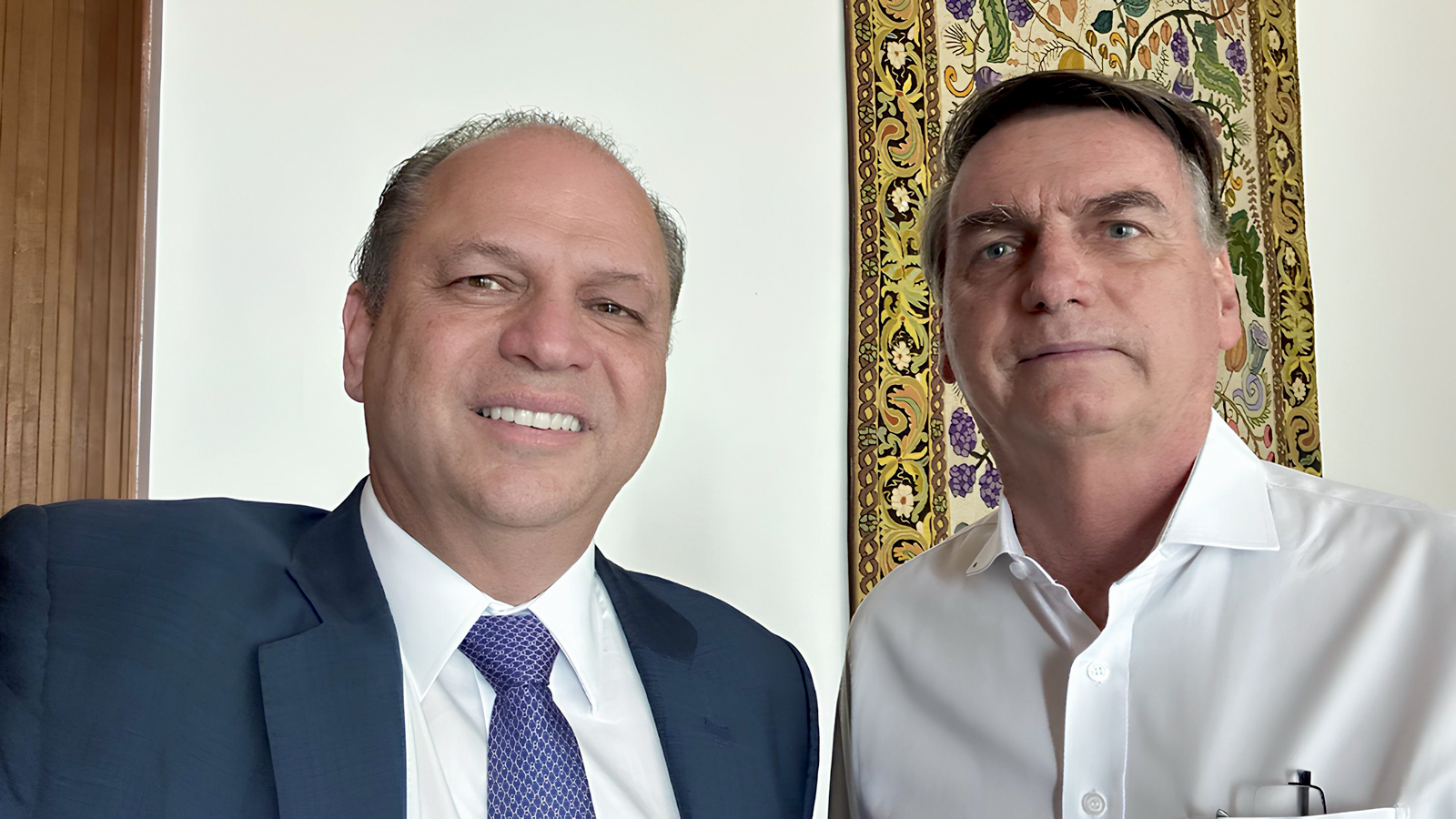 A TRAIÇÃO - Barros e Jair Bolsonaro: veto e promessa de apoio ao mesmo tempo