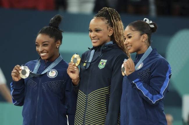 Simone Biles, Rebeca Andrade e Jordan Chiles - Olimpíada de Paris 2024