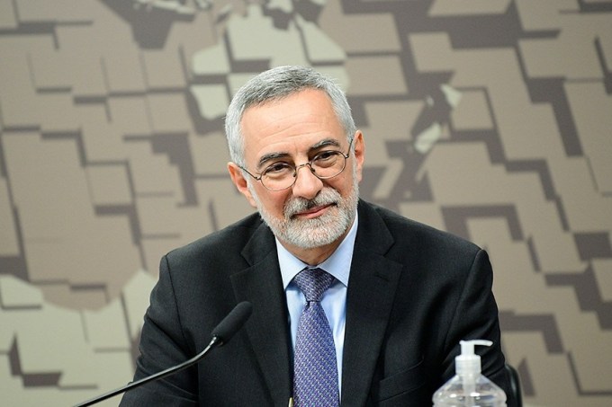 O embaixador do Brasil na Argentina, Julio Glinternick Bitelli, durante sabatina no Senado no ano passado