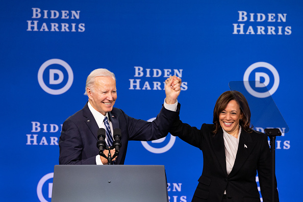 Presidente dos Estados Unidos, Joe Biden, e sua vice Kamala Harris durante o Comitê Nacional Democrata em Philadelphia. 03/02/2023