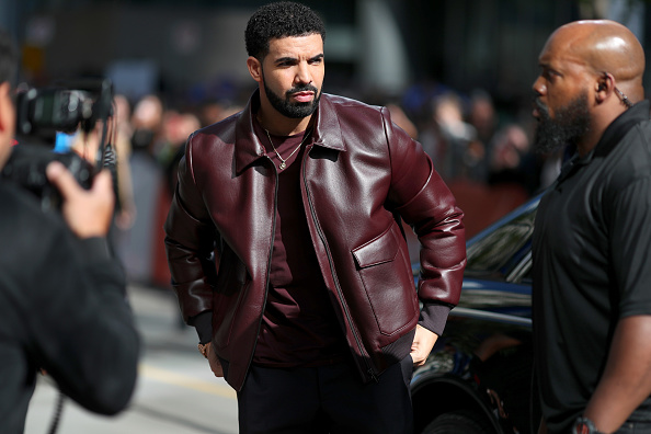 Rapper Drake chegando no evento de estreia do filme "The Carter Effect", em Toronto. 09/09/2017