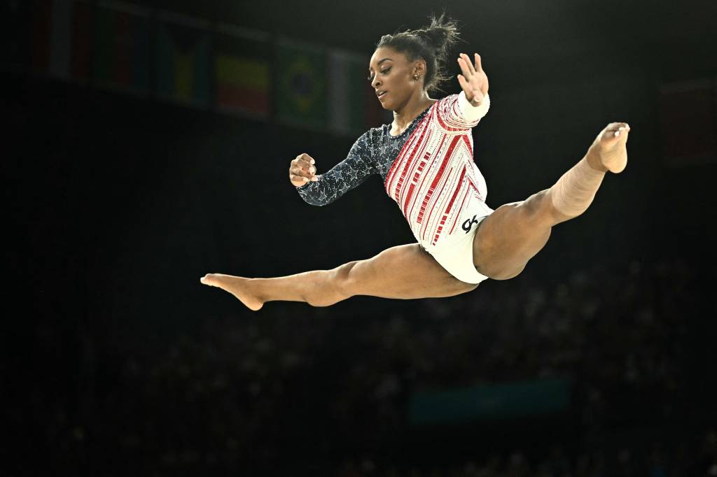 2024 U.S. Olympic Team Trials – Gymnastics – Day 4 US' Simone Biles competes in the balance beam event of the artistic gymnastics women's team final during the Paris 2024 Olympic Games at the Bercy Arena in Paris, on July 30, 2024. (Photo by Lionel BONAVENTURE / AFP)