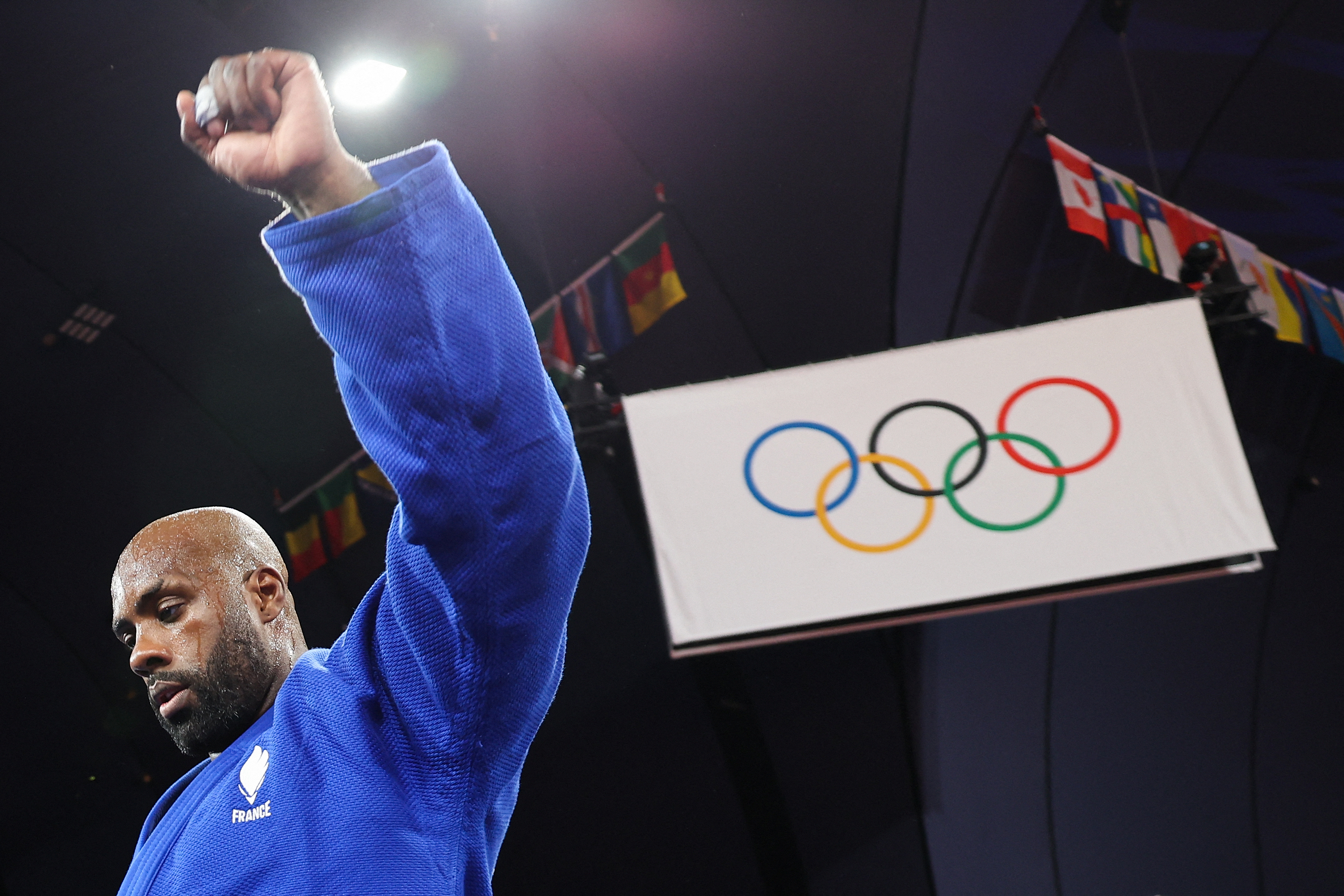 Autoridade francesa abre investigação por ataques racistas contra judoca Teddy Riner