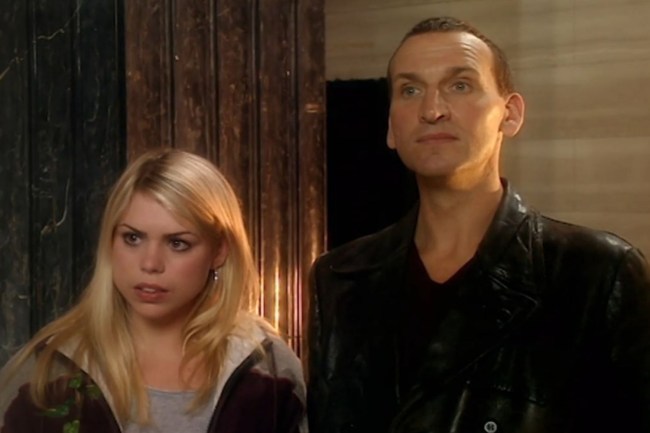 Billie Piper e Christopher Eccleston em 'Doctor Who'