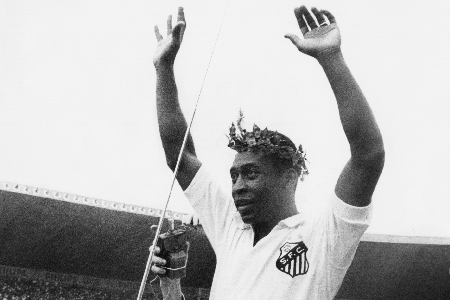 Pelé faria hoje 85 anos: por que lembramos tão pouco de um dos grandes nomes do Brasil