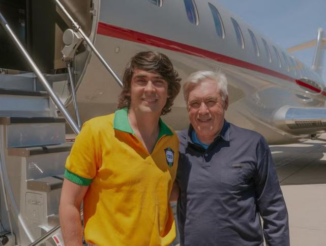 Diego Fernandes, á esq, e Carlo Ancelotti, à dir: embaque em Madrid rumo ao Rio para assumir a seleção brasileira de futebol