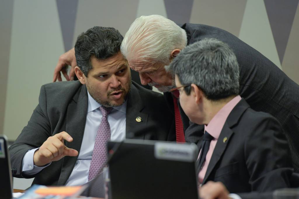 Vinho, empanadas e emendas: o papo de articuladores de Lula com Alcolumbre