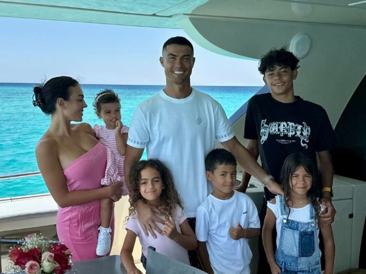 Por que escola recusou matrícula dos filhos de Cristiano Ronaldo | VEJA