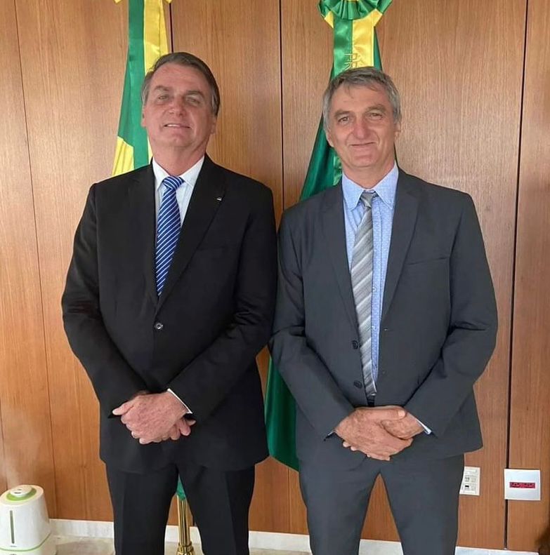 Renato Bolsonaro ao lado do então presidente Jair Bolsonaro