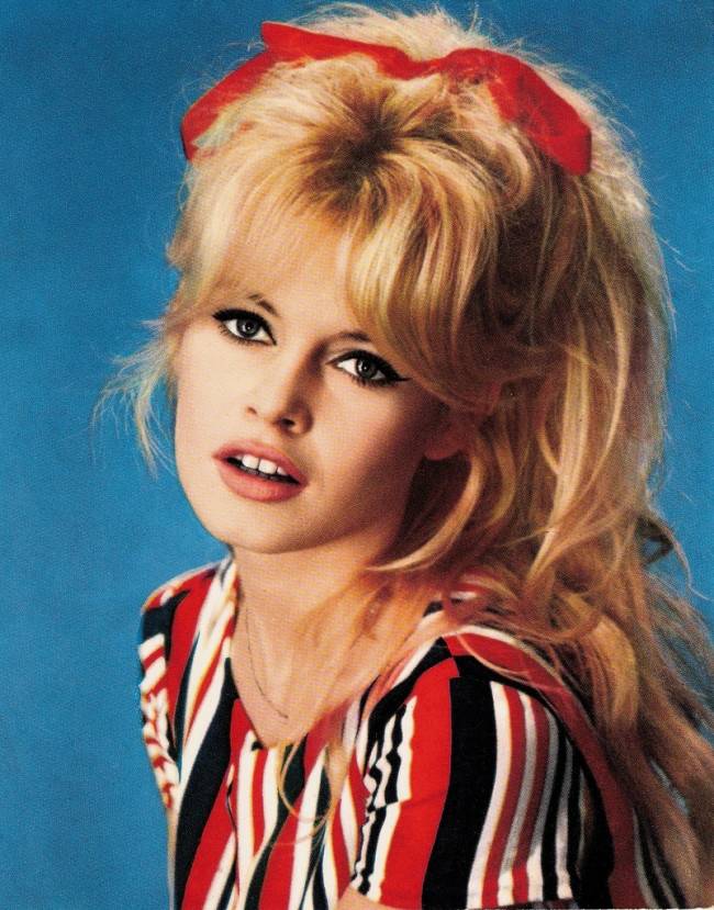 Brigitte Bardot e suas copiadas madeixas loiras